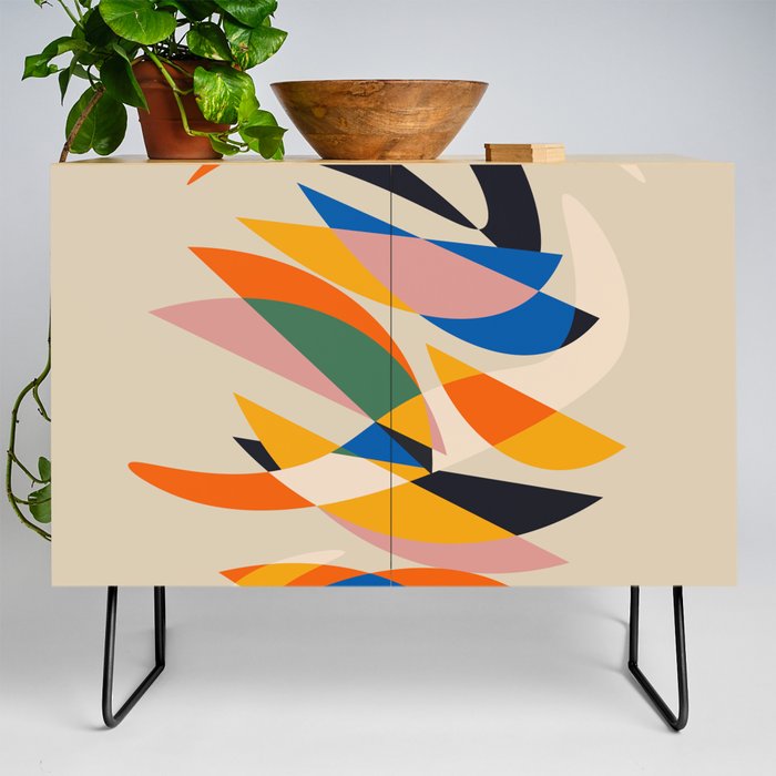 //05 Credenza