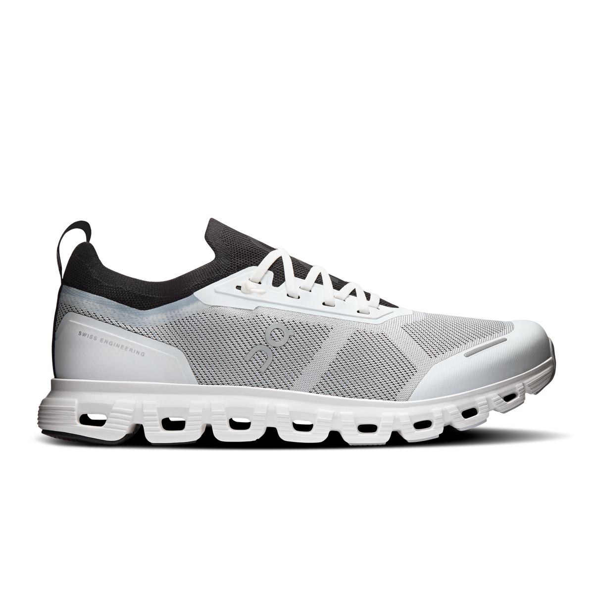 On Running Men's Cloud 6 Versa Shoes - White / Black